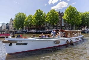 Amsterdam: Historic Boat Cruise with open bar and nibbles