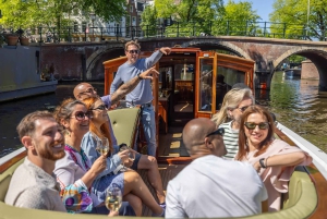 Ámsterdam: Crucero en barco histórico con barra libre y aperitivos