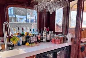 Ámsterdam: Crucero en barco histórico con barra libre y aperitivos