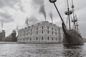 Amsterdam: Historic Virtual Reality Boat Tour