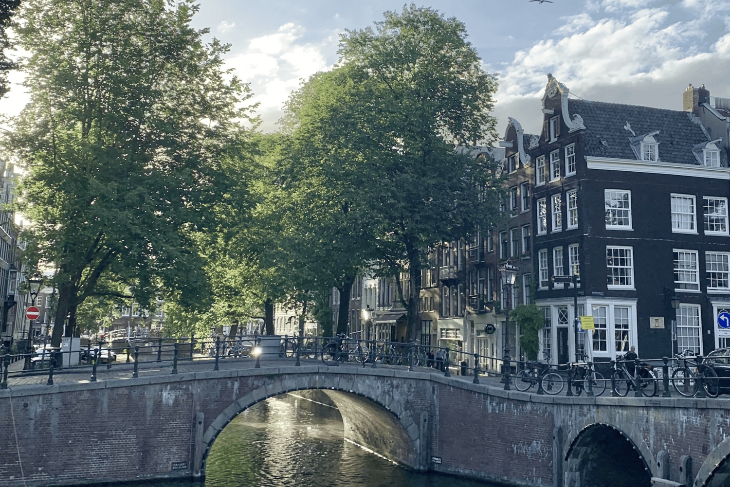 Amsterdã: Passeio de bicicleta pelo centro da cidade em alemão ou inglês (particular)