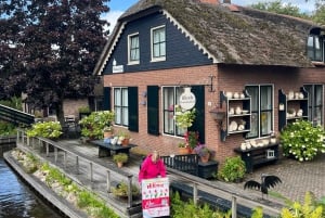 Amsterdam: Keukenhof Tulip Garden and Giethoorn Experience