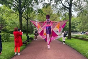 Amsterdam: Keukenhof Tulip Garden and Giethoorn Experience