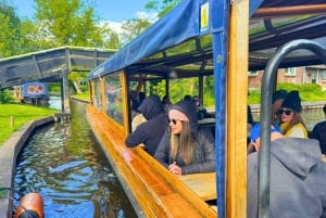 Amsterdam: Keukenhof Tulip Garden and Giethoorn Experience