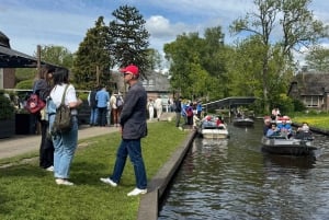 Amsterdam: Keukenhof Tulip Garden and Giethoorn Experience