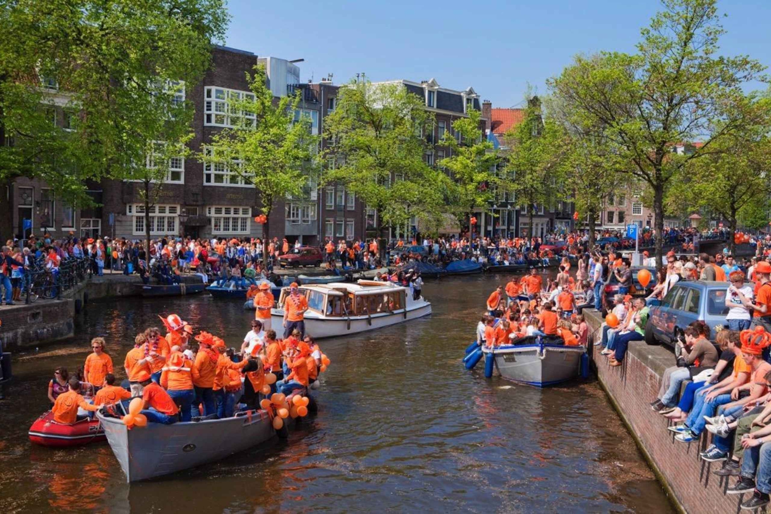 Amsterdam: Kongedagsbådfest med ubegrænset drikkevarer