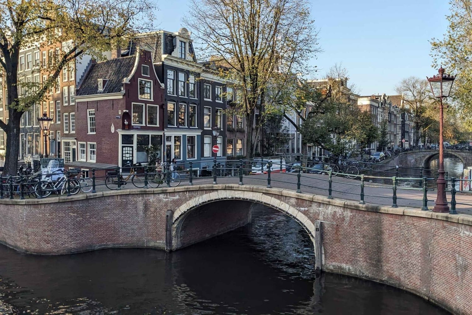 Amsterdam: Yksityinen opastettu kierros välilaskun aikana (3 h, 4 h tai 5 h)