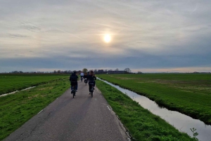 Amsterdam: Afslappet cykeltur til vindmøller og landskabet