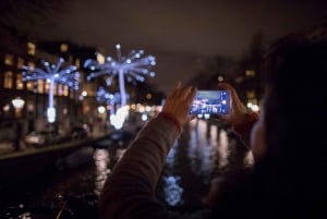 Amsterdam: Lysfestivalbåt med ubegrenset drikke og snacks