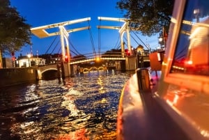 Amsterdam: Rejs po festiwalu światła z opcjonalnym winem i przekąskami