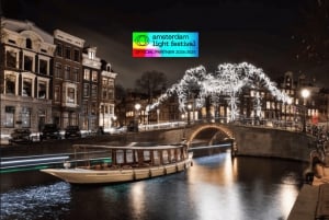 Amsterdam: Valofestivaalikruisi, jossa tarjolla kuumia juomia ja pientä purtavaa