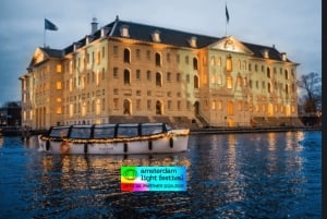 Amsterdam: Valofestivaalikruisi, jossa tarjolla kuumia juomia ja pientä purtavaa