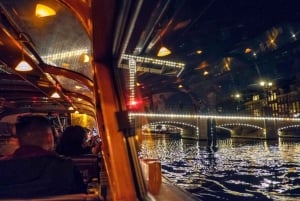 Amsterdam: Light Festival-rondvaart met warme snacks en drankjes