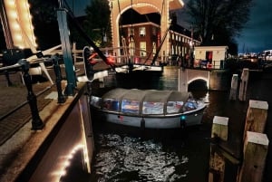 Amsterdam: Light Festival-rondvaart met warme snacks en drankjes