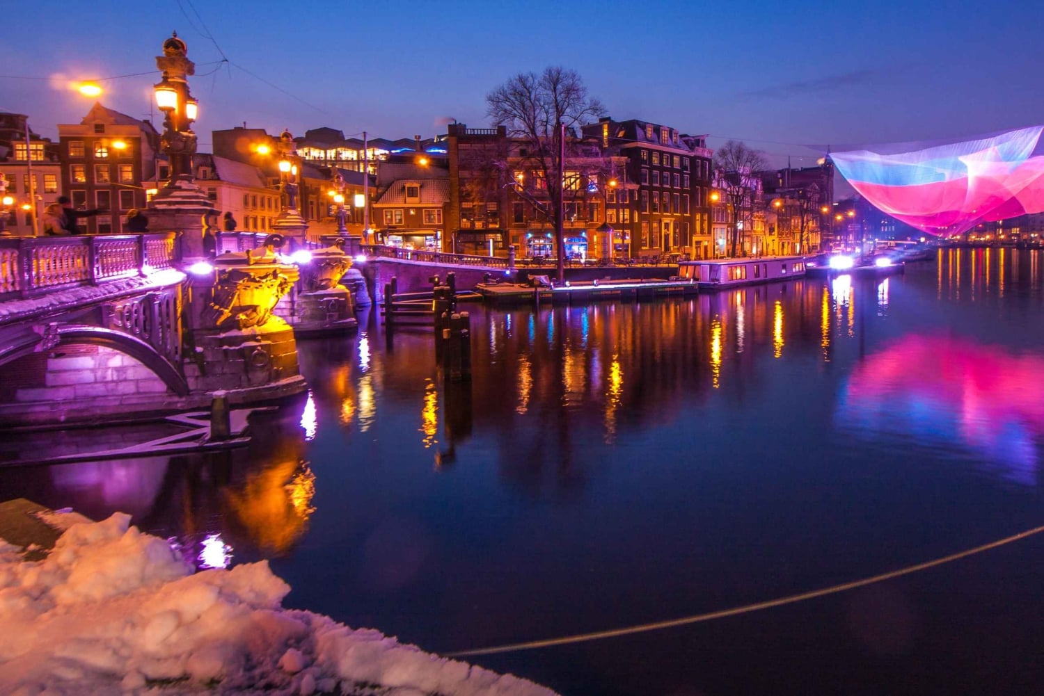 Amsterdam: crociera al Festival delle Luci con snack caldi e bevande