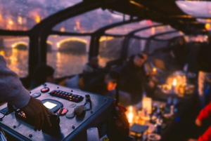 Amsterdam: Light Festival Boat with Unlimited Drinks & Snack