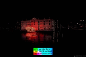 Amsterdam: Valofestivaalin lämmitetty risteily + kuumat juomat ja pikkupurtavaa