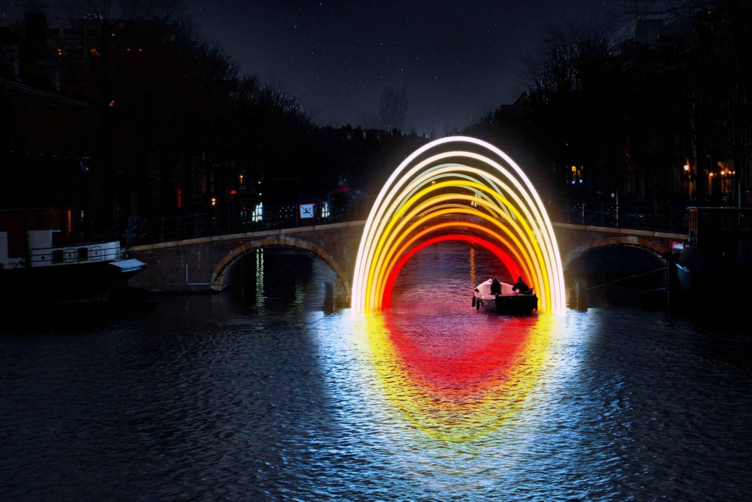 Amsterdam: rejs podczas Light Festival z ogrzewaniem i napojami bez limitu!
