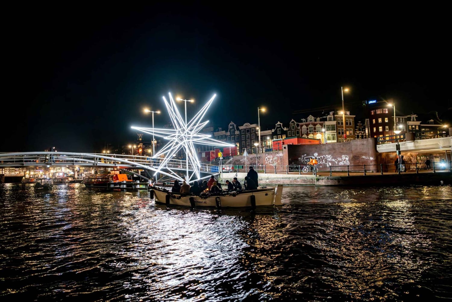 Амстердам: Круиз на открытом катере по фестивалю света