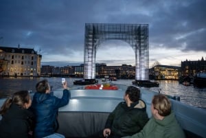 Амстердам: Фестиваль света на открытой лодке с неограниченными напитками