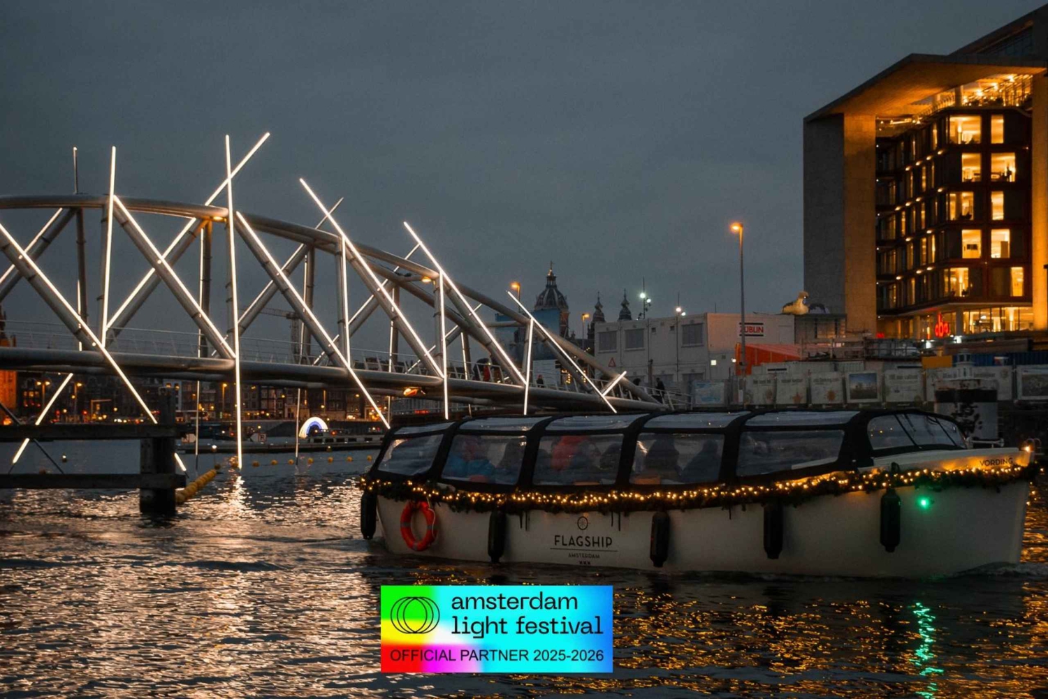 アムステルダムライト・フェスティバル ドリンク付きプライベート・ボート・クルーズ