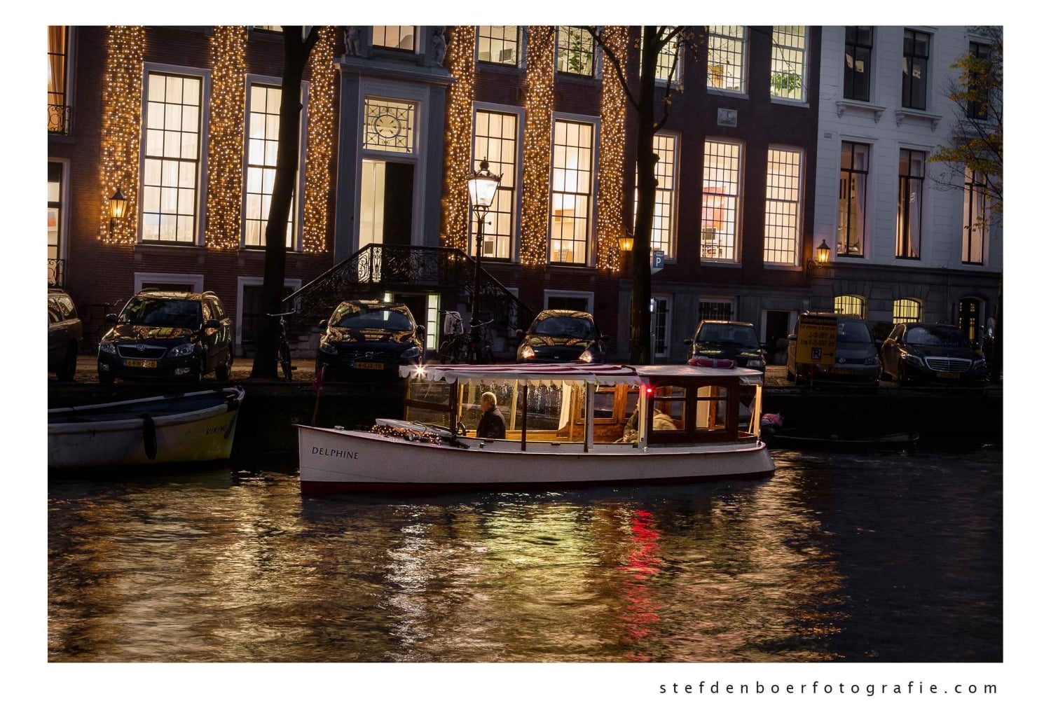 Амстердам: частная водная прогулка по Фестивалю света, напитки