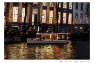 Амстердам: частная водная прогулка по Фестивалю света, напитки