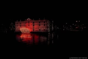 Privéboottocht tijdens Amsterdam Light Festival, inclusief welkomstdrankje