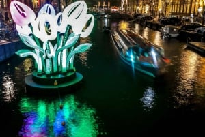 Amsterdam: Lysfestivalbådtur med ubegrænsede drikkevarer og snacks