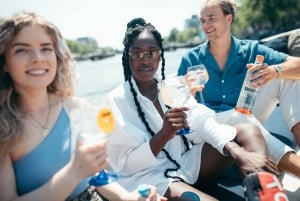 Amsterdam: Luxury Cruise Unlimited Cocktails & Snacks Option