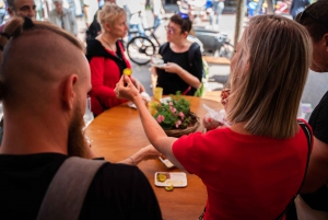 Amsterdam: Dutch Street Food Market Tour