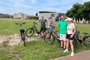 Амстердам: Экскурсия по достопримечательностям города на электровелосипедах от Mike's