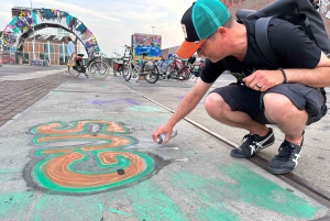 Amsterdam Mike's Urban Bike Tour, Graffiti & Magnetfiske