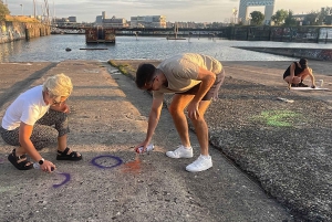 Amsterdam Mike's Urban Bike Tour, Graffiti & Magnetfiske