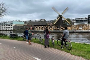 Amsterdam: Mike's Urban Bike Tour, Graffiti & Magnet Fishing