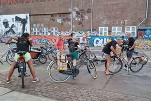 Amsterdam: Mike's Urban Bike Tour, Graffiti & Magnet Fishing