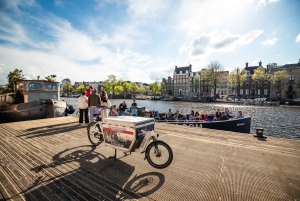 Amsterdam: Kanalrundtur i Gamla stan med levande guide och öppen bar