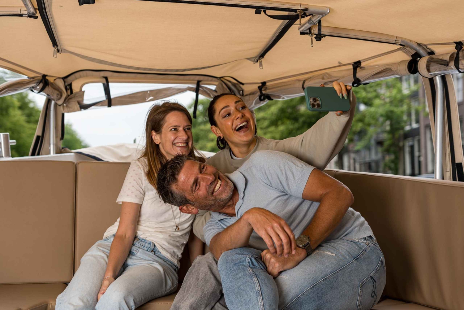 Amesterdão: Passeio de barco aberto pelos canais (com opção de Spritz grátis)