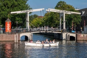 Amsterdam : 75 minutes de croisière sur les canaux en bateau ouvert avec un guide en chair et en os