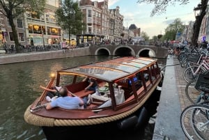 Amsterdam: Boat Tour with Optional Unlimited Drinks