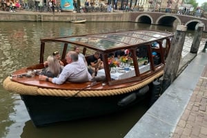 Amsterdam: Boat Tour with Optional Unlimited Drinks