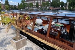 Amsterdam: Boat Tour with Optional Unlimited Drinks