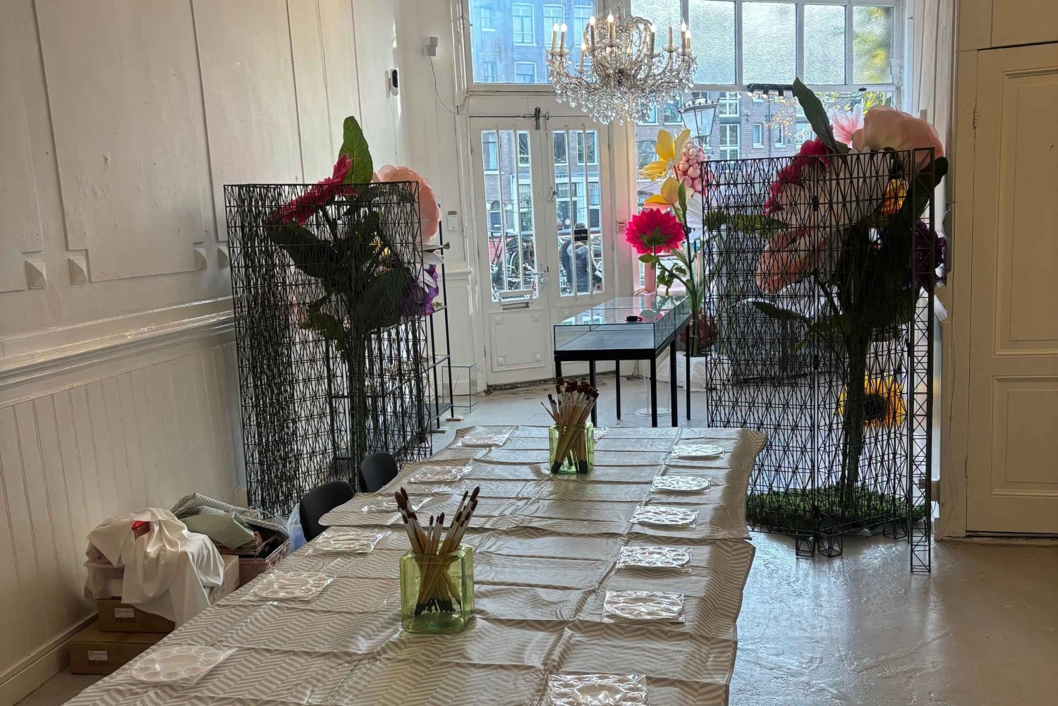 Amsterdam: laboratorio artistico con ostriche in una casa sul canale