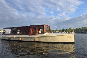 Amsterdam: Yksityinen venekierros Amsterdamissa ja tervetuliaisjuoma 90 min