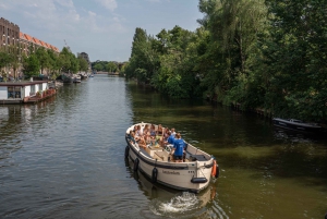 Amsterdam: Private Canal Booze Cruise with Unlimited Drinks