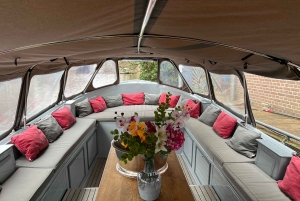 Amsterdam: Private Luxury Cruise with Pizza and Drinks