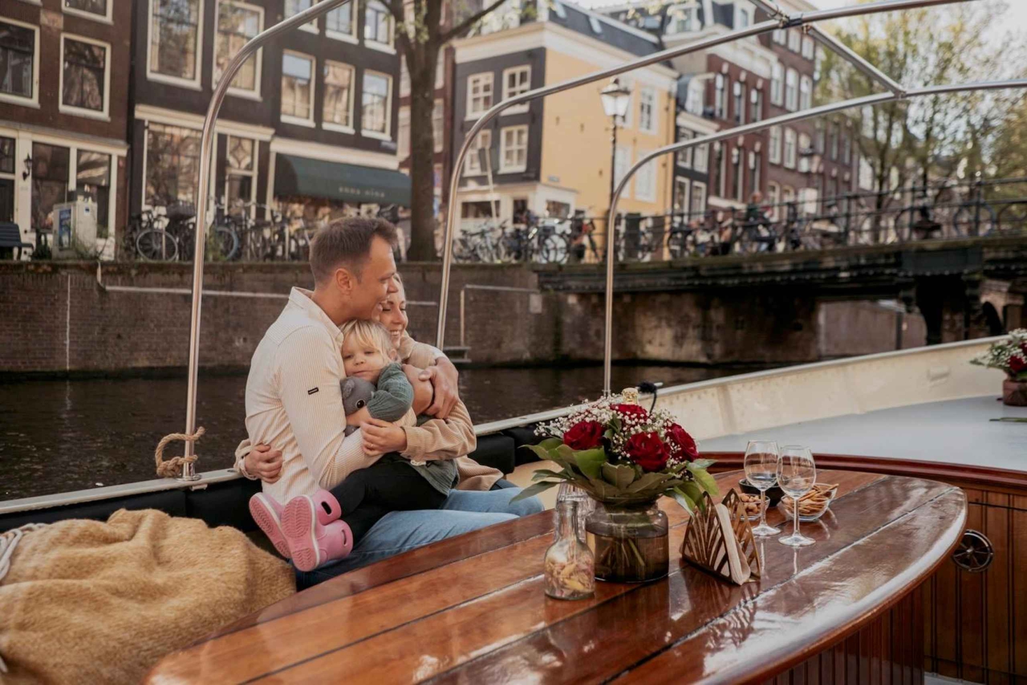 Amsterdam: privé rondvaart met hapjes en drankjes