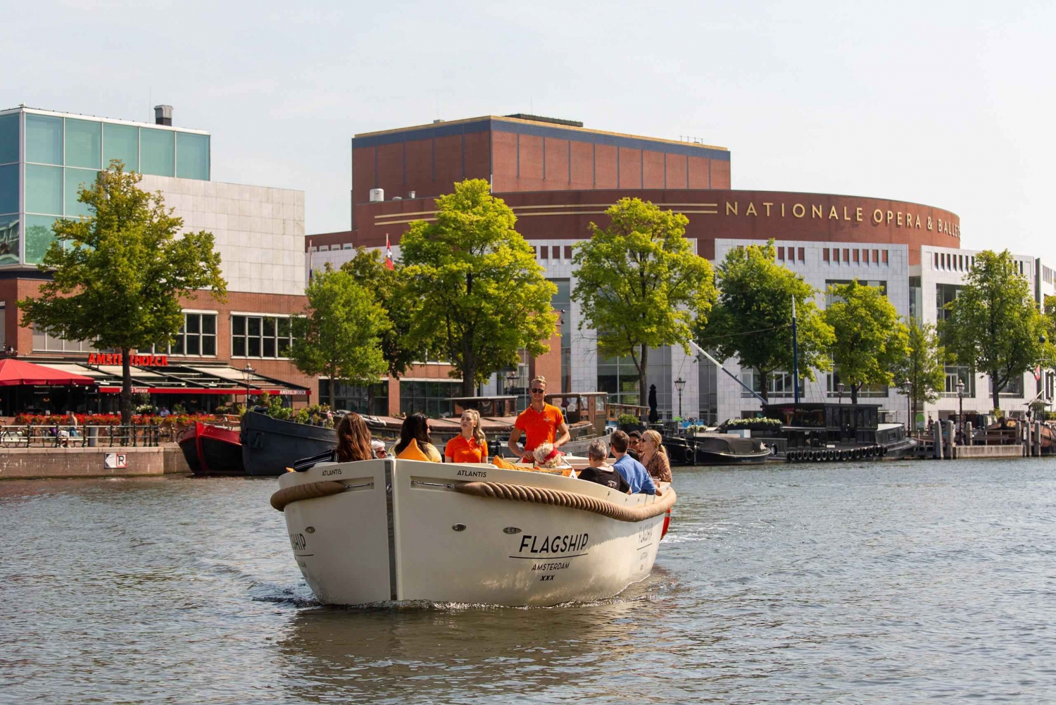 Amsterdam: Private Cruise with Drinks & Optional Snacks in Amsterdam