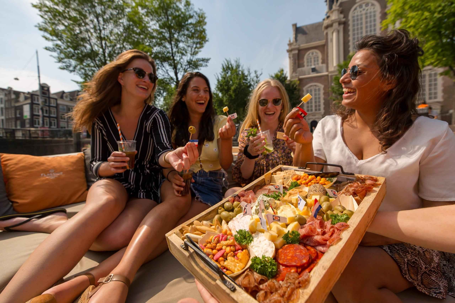 Amsterdam: Privat kryssning med drycker och valfria snacks