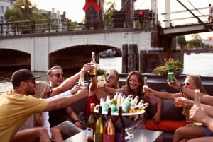 Amsterdam: Private Cruise with Drinks & Optional Snacks